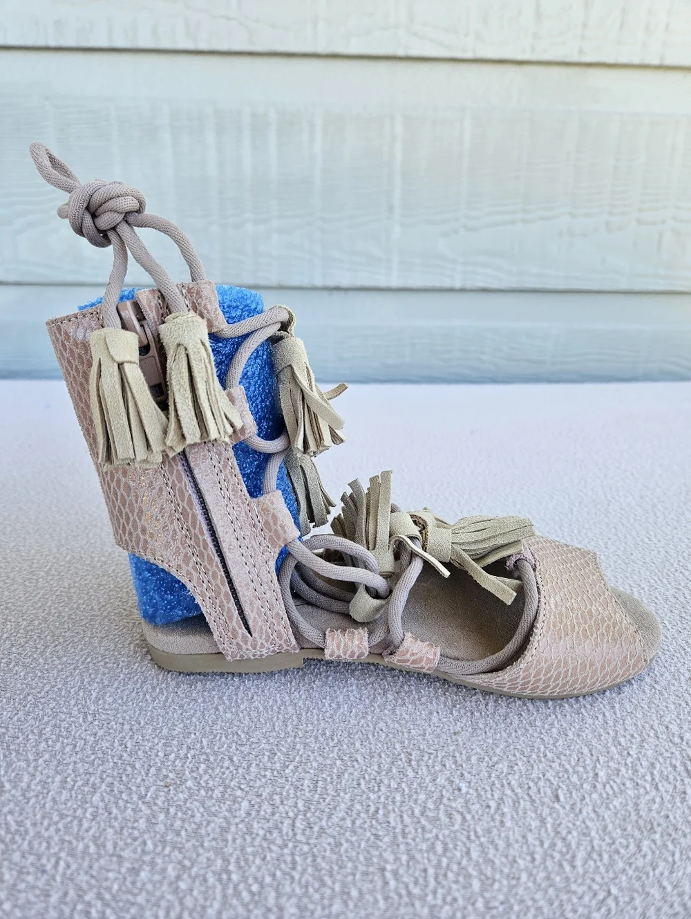 Joyfolie Imogen Nude Pink Gladiator Tassel Sandals Girl SZ 9 Boho Snakeskin Zip